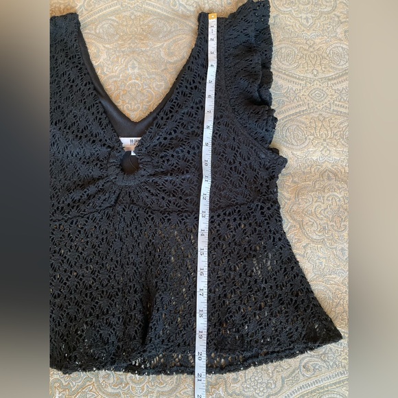 NWT BB Dakota by Steve Madden Crochet Key Hole Sleeveless Top. Size Small. - Picture 6 of 9